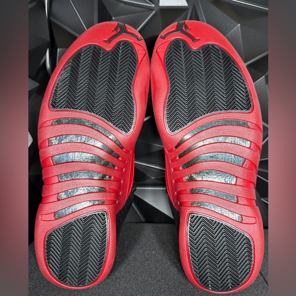 Jordan Men's Black Retro 12 - Picture 8 of 12